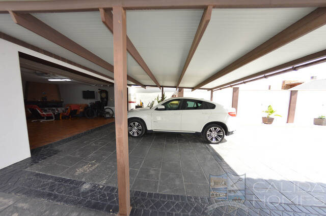 Villa Splendido: Villa for Sale in Arboleas, Almería