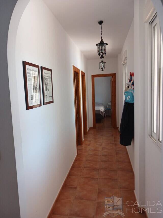 Villa Los Colorados: Villa for Sale in Arboleas, Almería