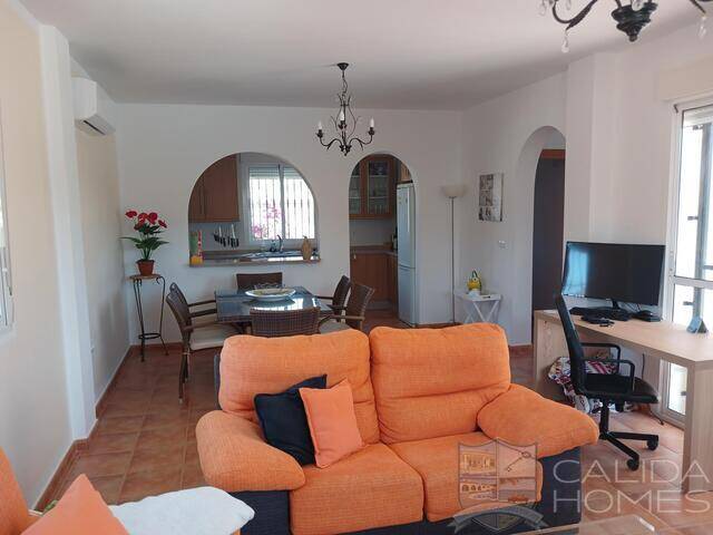 Villa Los Colorados: Villa for Sale in Arboleas, Almería