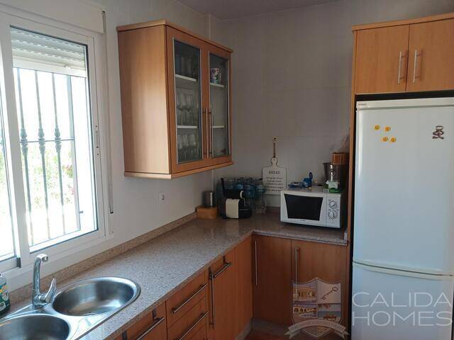Villa Los Colorados: Villa for Sale in Arboleas, Almería