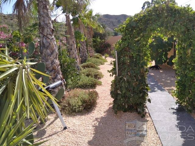 Casa Romance: Country house for Sale in Cantoria, Almería