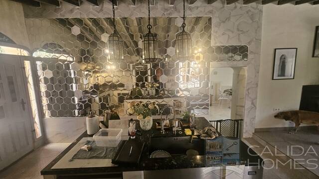 Casa Romance: Country house for Sale in Cantoria, Almería