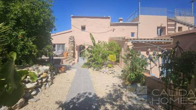 Casa Romance: Country house for Sale in Cantoria, Almería