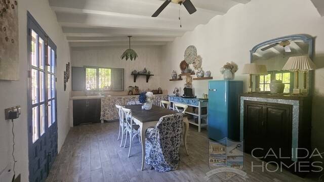 casa chic: Country house for Sale in Cantoria, Almería
