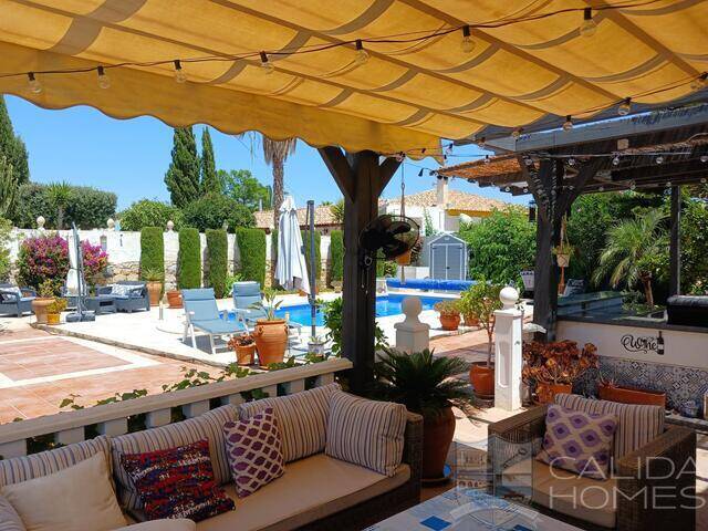 Villa Alegria: Villa for Sale in Arboleas, Almería
