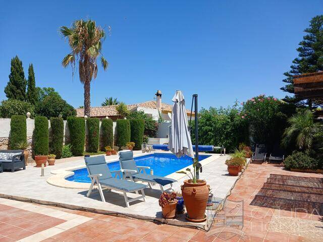 Villa Alegria: Villa for Sale in Arboleas, Almería