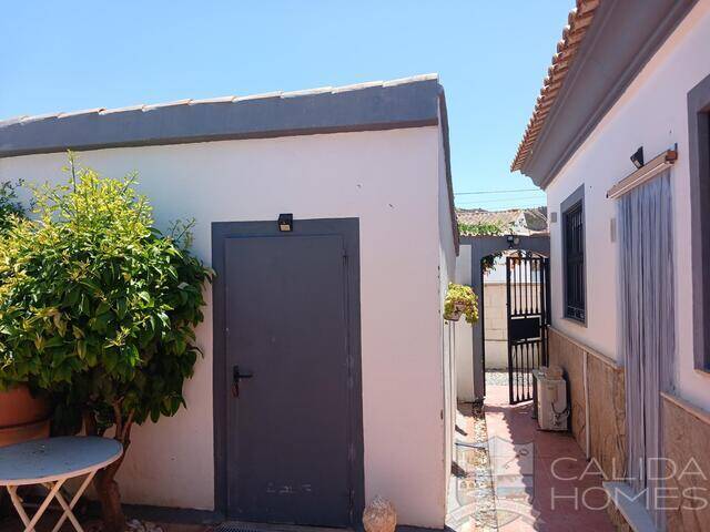 Villa Alegria: Villa for Sale in Arboleas, Almería
