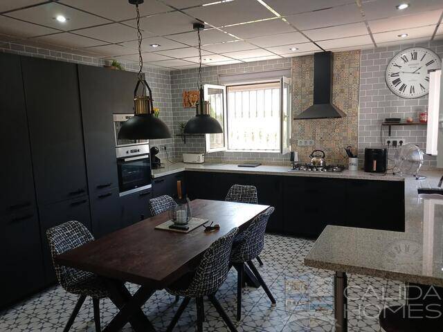Villa Alegria: Villa for Sale in Arboleas, Almería