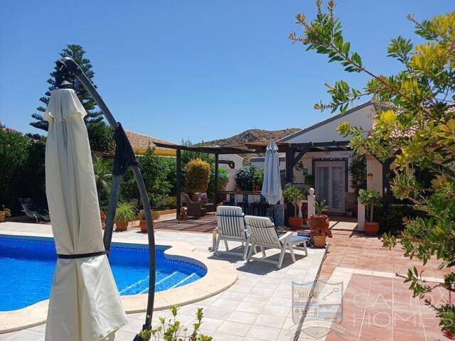 Villa Alegria: Villa for Sale in Arboleas, Almería