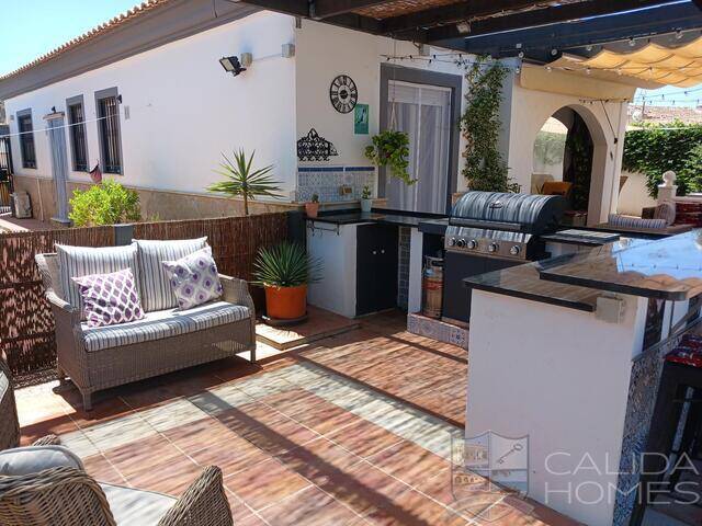 Villa Alegria: Villa for Sale in Arboleas, Almería