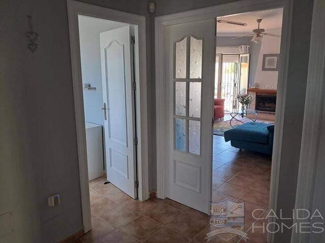 Villa Cupida: Villa for Sale in Arboleas, Almería