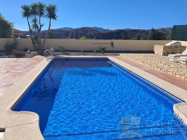 Villa Cupida: Villa for Sale in Arboleas, Almería