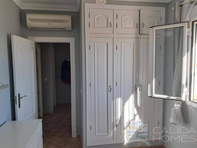 Villa Cupida: Villa for Sale in Arboleas, Almería