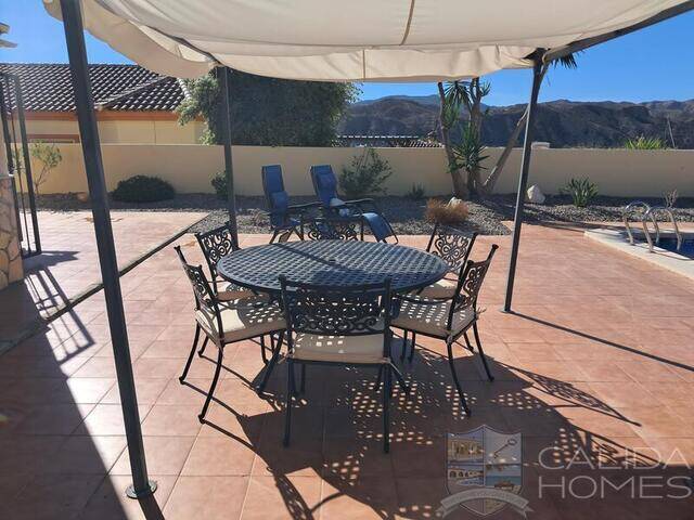 Villa Cupida: Villa for Sale in Arboleas, Almería