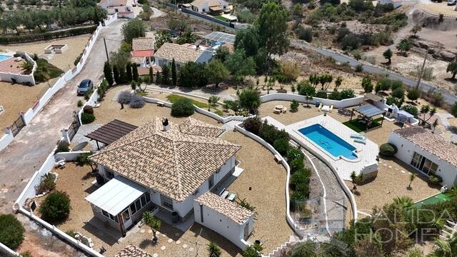 Villa Lavender: Villa for Sale in La Piedra Amarilla, Almería