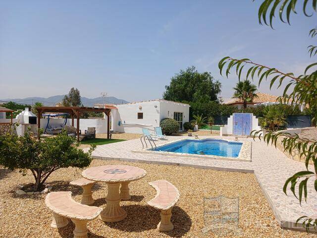 Villa Lavender: Villa for Sale in La Piedra Amarilla, Almería