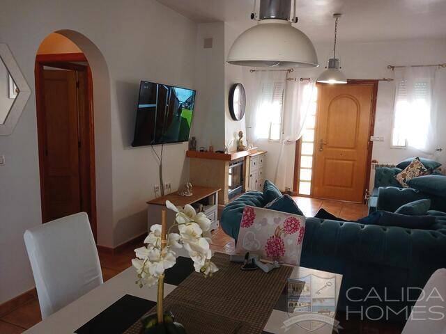 Villa Lavender: Villa for Sale in La Piedra Amarilla, Almería