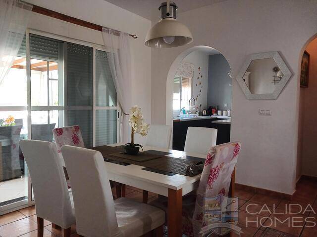 Villa Lavender: Villa for Sale in La Piedra Amarilla, Almería
