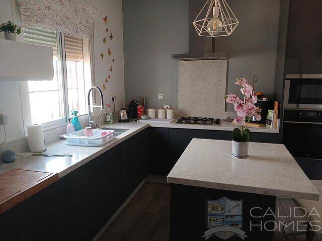 Villa Lavender: Villa for Sale in La Piedra Amarilla, Almería