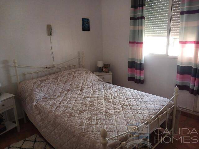 Villa Lavender: Villa for Sale in La Piedra Amarilla, Almería