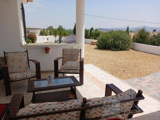 Villa Lavender: Villa for Sale in La Piedra Amarilla, Almería