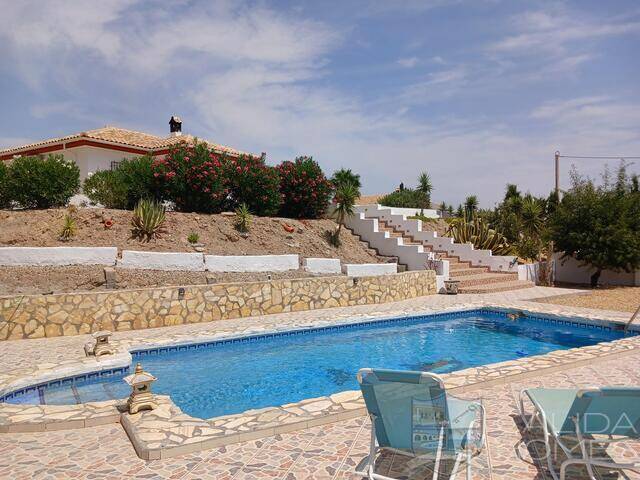Villa Lavender: Villa for Sale in La Piedra Amarilla, Almería