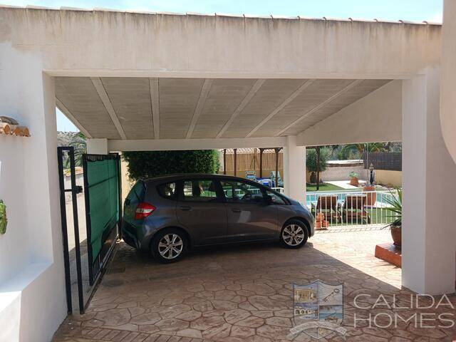 Villa Secreto: Villa for Sale in Arboleas, Almería