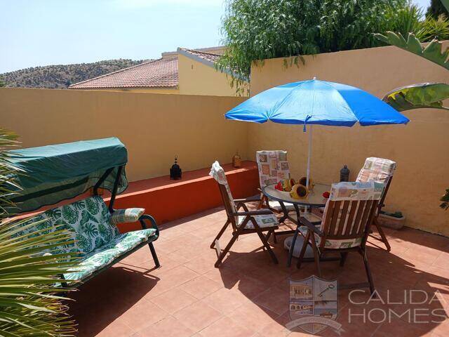 Villa Secreto: Villa for Sale in Arboleas, Almería