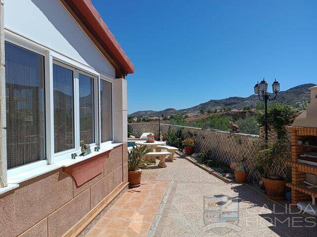 Villa Dragonfly: Villa for Sale in Arboleas, Almería