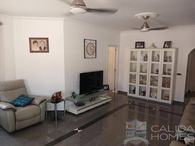 Casa Roberto: Villa for Sale in Arboleas, Almería