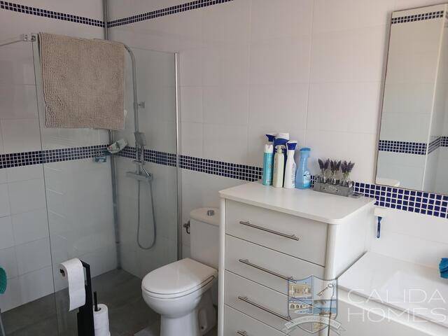 Casa Roberto: Villa for Sale in Arboleas, Almería