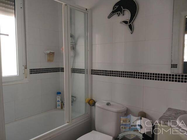 Casa Roberto: Villa for Sale in Arboleas, Almería