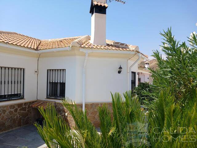 Casa Roberto: Villa for Sale in Arboleas, Almería