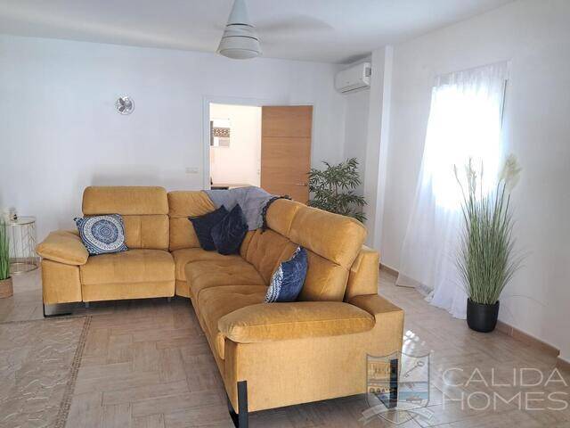 Villa Spectacular: Villa for Sale in Arboleas, Almería