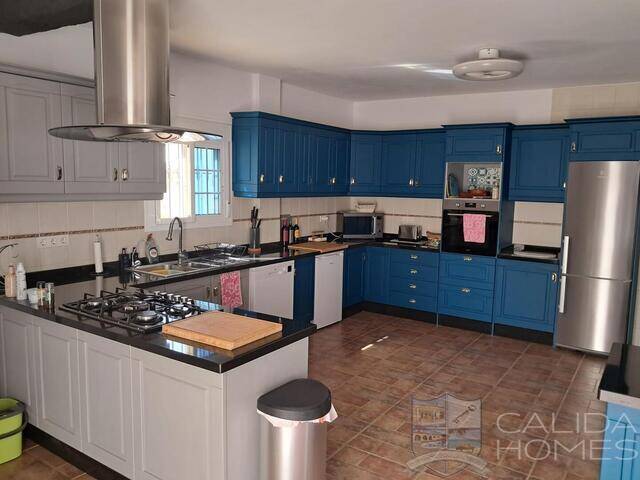 Villa Spectacular: Villa for Sale in Arboleas, Almería