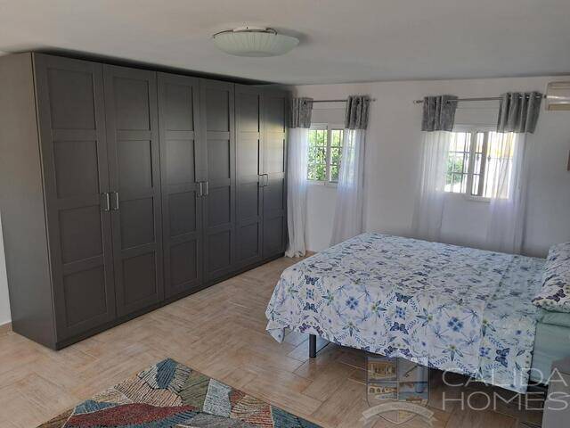 Villa Spectacular: Villa for Sale in Arboleas, Almería