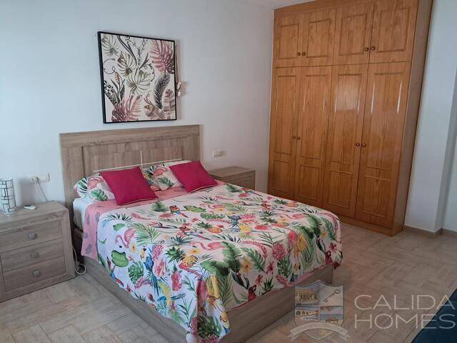 Villa Spectacular: Villa for Sale in Arboleas, Almería