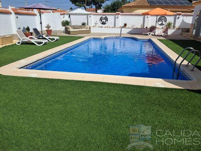 Villa Spectacular: Villa for Sale in Arboleas, Almería