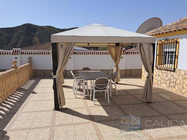 Villa Spectacular: Villa for Sale in Arboleas, Almería