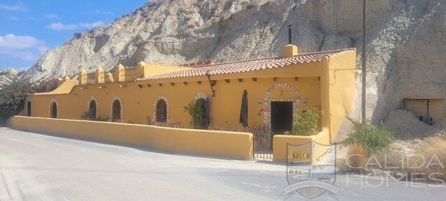Casa Amarillo: Country house for Sale in Cuevas del Almanzora, Almería