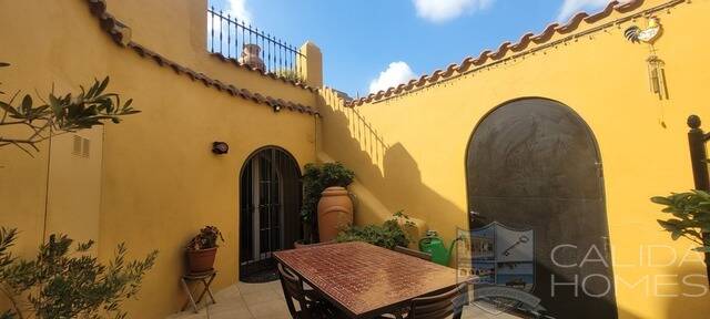 Casa Amarillo: Country house for Sale in Cuevas del Almanzora, Almería