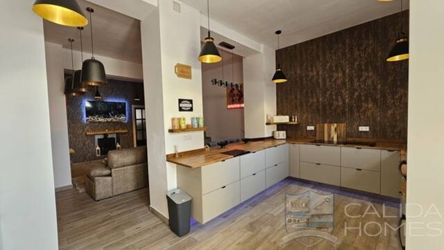Casa Charm: Town house for Sale in Cantoria, Almería