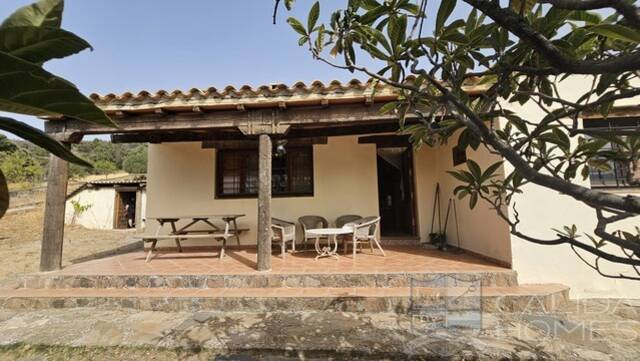 Casa Goldi: Country house for Sale in Sierro, Almería