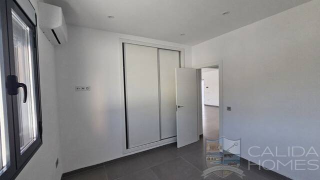 Casa Moderna: Villa for Sale in Arboleas, Almería