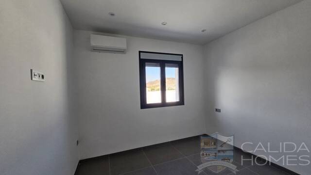 Casa Moderna: Villa for Sale in Arboleas, Almería