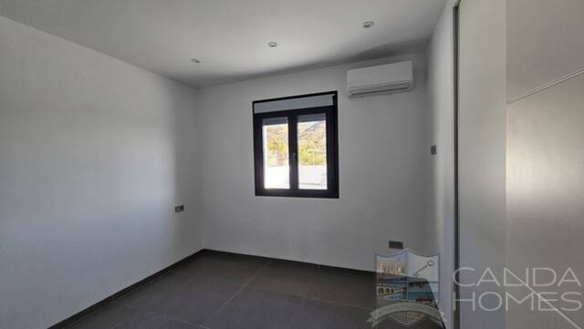 Casa Moderna: Villa for Sale in Arboleas, Almería