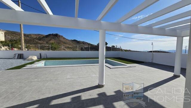 Casa Moderna: Villa for Sale in Arboleas, Almería