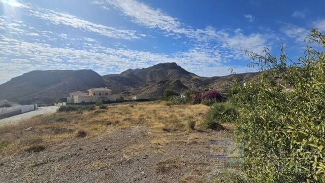 Casa Moderna: Villa for Sale in Arboleas, Almería