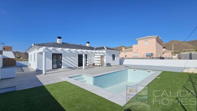 Casa Moderna: Villa for Sale in Arboleas, Almería