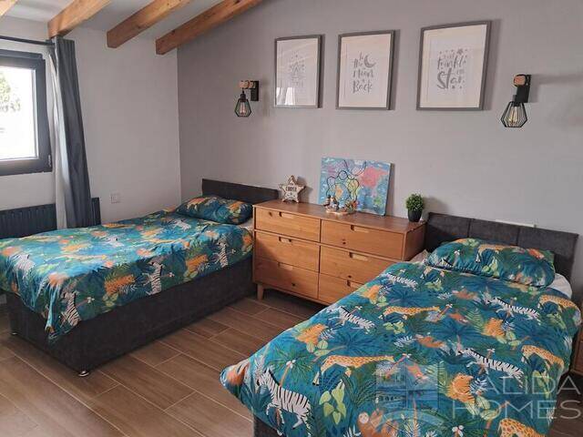 casa Cool: Town house for Sale in Zurgena, Almería